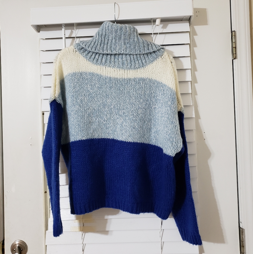 Sweater - Picture 2 of 3
